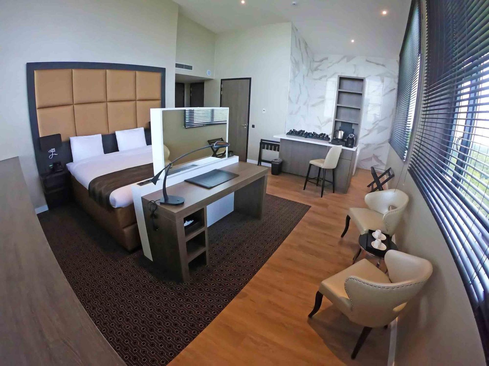 Hotel Riva - Delft 4*