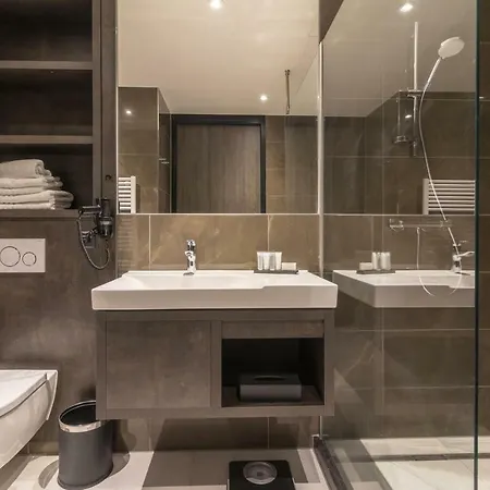 Hotel Riva - Delft 4*